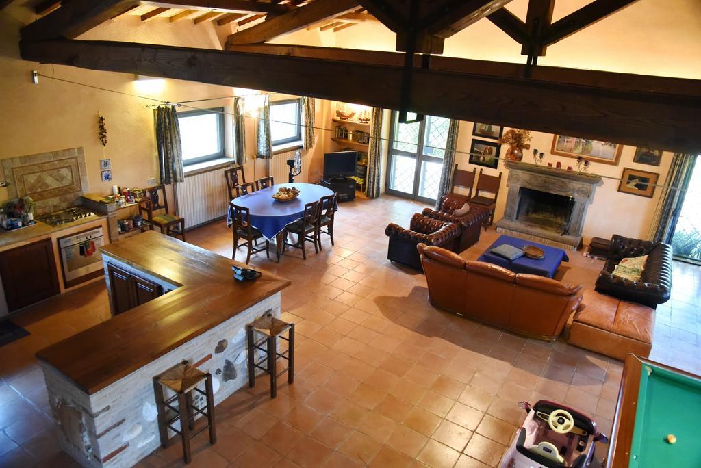 Casa Vacanze Vigna Di Valle Bracciano Szoba fotó