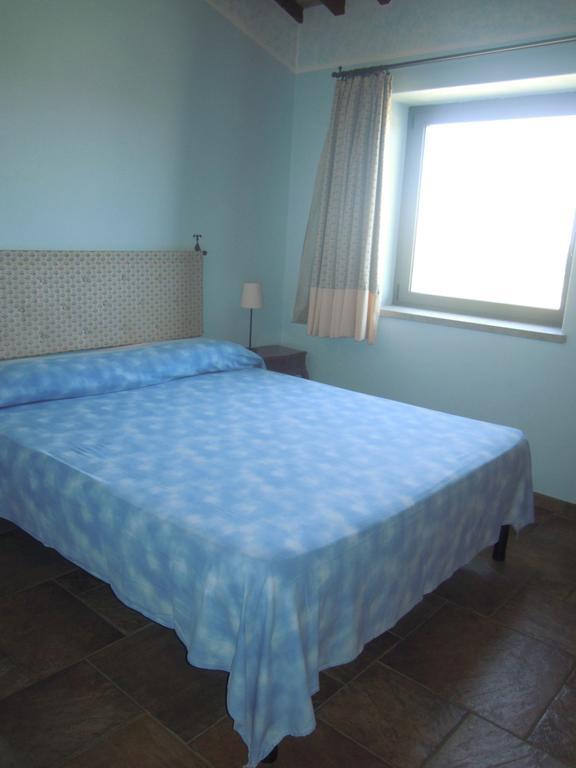 Casa Vacanze Vigna Di Valle Bracciano Szoba fotó