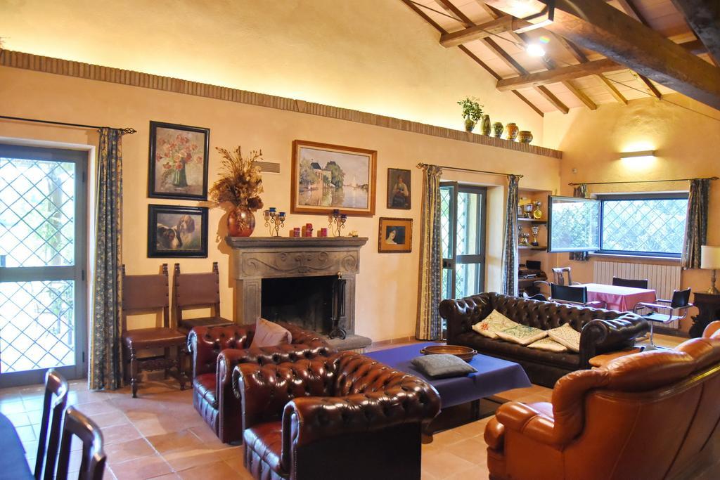 Casa Vacanze Vigna Di Valle Bracciano Szoba fotó