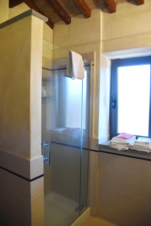 Casa Vacanze Vigna Di Valle Bracciano Szoba fotó