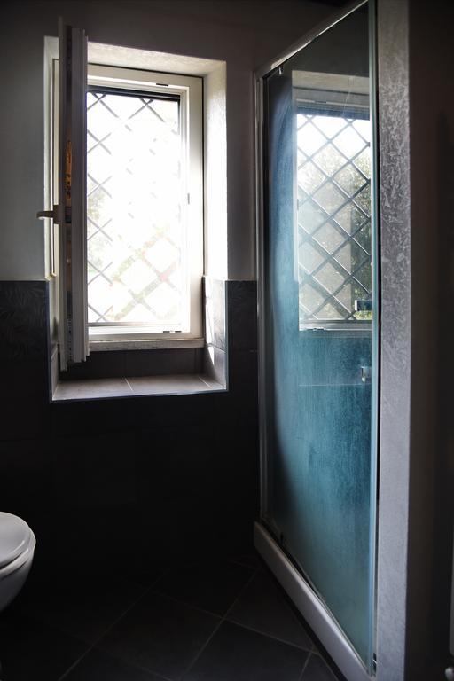 Casa Vacanze Vigna Di Valle Bracciano Szoba fotó
