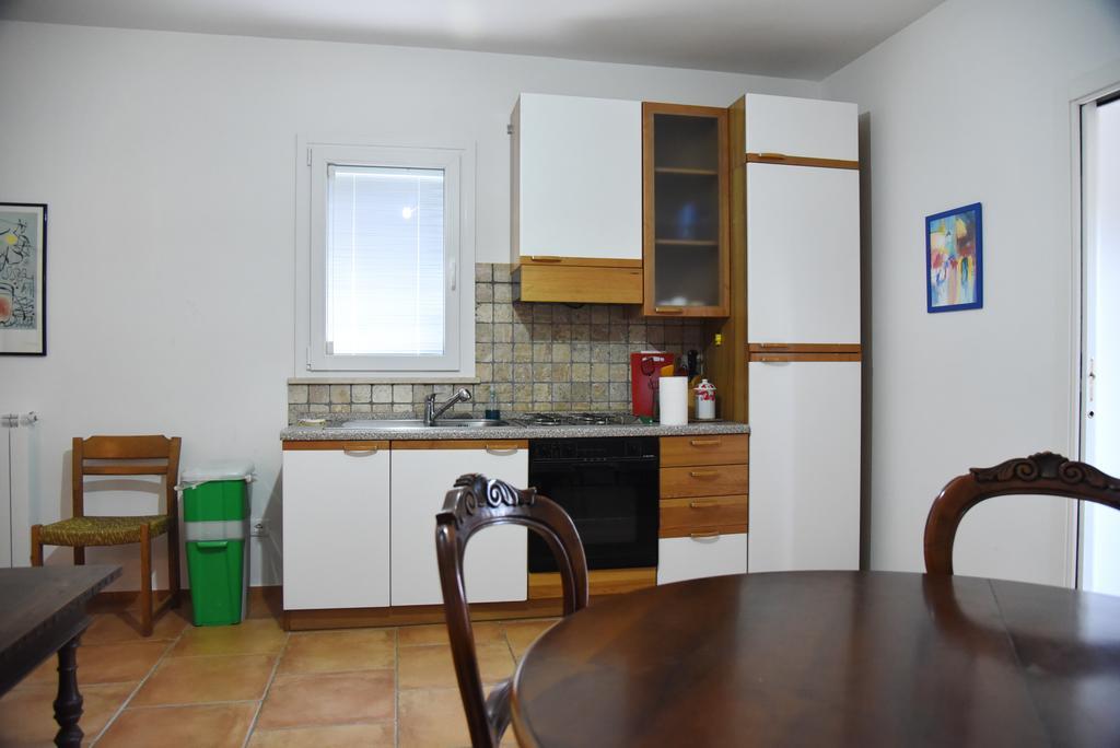 Casa Vacanze Vigna Di Valle Bracciano Szoba fotó