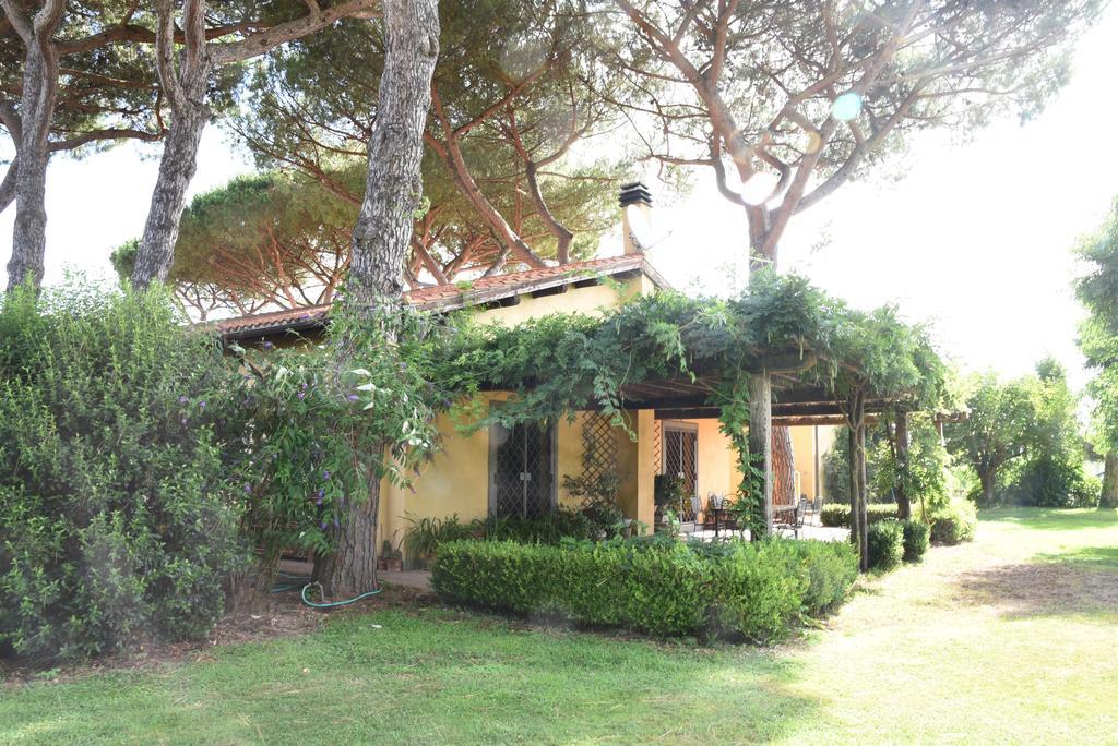 Casa Vacanze Vigna Di Valle Bracciano Szoba fotó