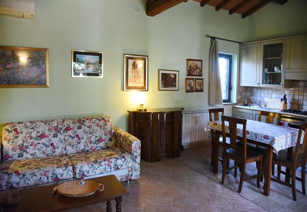 Casa Vacanze Vigna Di Valle Bracciano Szoba fotó